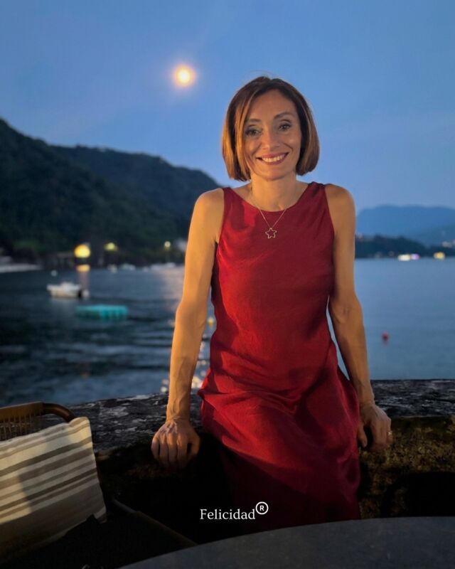 Ci sono tempi e situazioni in cui possiamo sentire forte la presenza di chi amiamo, anche se non è più qui.💗

Capita quando sogni così intensamente che il sogno ti sembra reale, quando senti forte la solitudine ma poi riesci a placarti, quando percepisci che il tuo cuore riesce a trovare un angolo di pace.

🤍 E a te è mai capitato di sentire vicino l'Anima di chi ami?
Raccontamelo, se ti va.
🌺Ti leggo, ti ascolto, ti rispondo. 🌺

____

#medianità #contattospirituale #sensibilità #spiritualità #medium #anime

Sensitiva Lugano
Medium Lugano
Sensitiva Italia
Medium Italia
